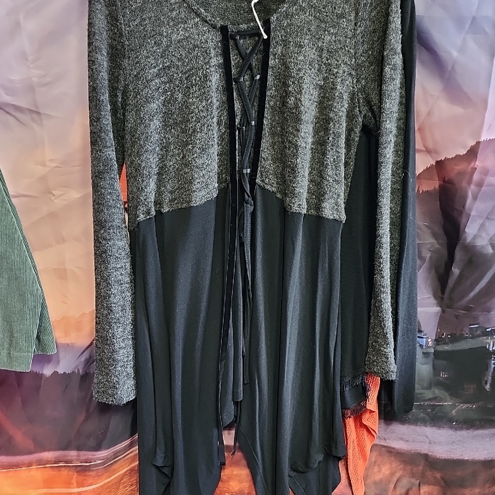 Nwot Monoreno Gray and Black Lace-Up Cardigan